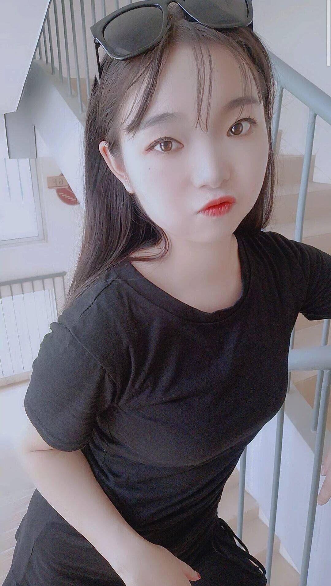 分享高桃s身材小野猫